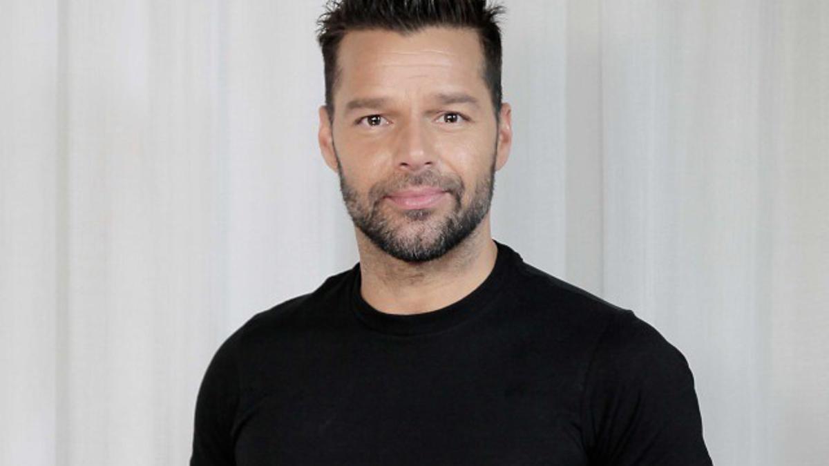Ricky Martin posando en un photocall.